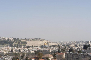 Unique View - 2 BR & 2 BTH - Monbaz streetM